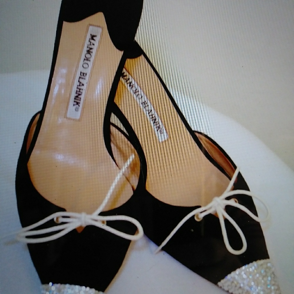 Manolo Blahnik black mules slide kitten heels